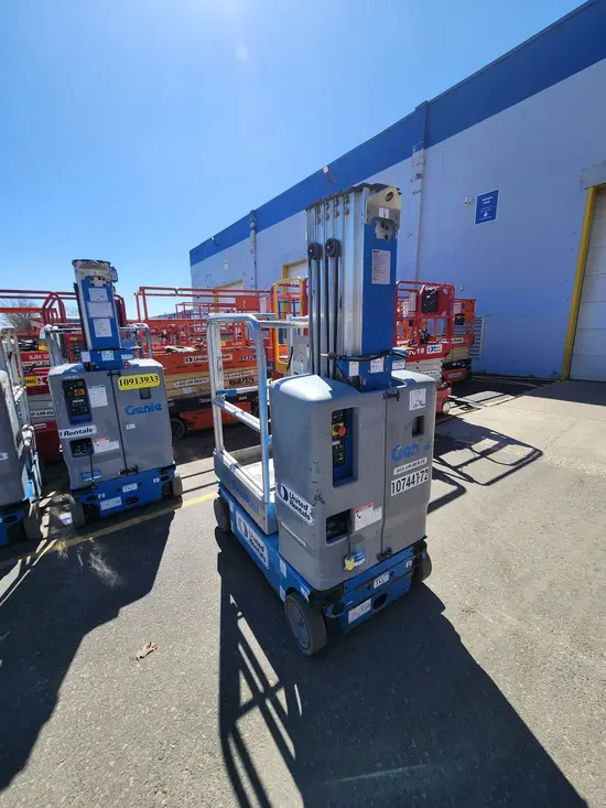 2018 Genie GR-20 Self-Propelled One-Person Lift