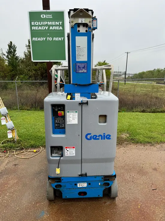 2018 Genie GR-20 Self-Propelled One-Person Lift