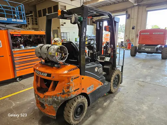 2022 Doosan G25P-7DF Warehouse Forklift