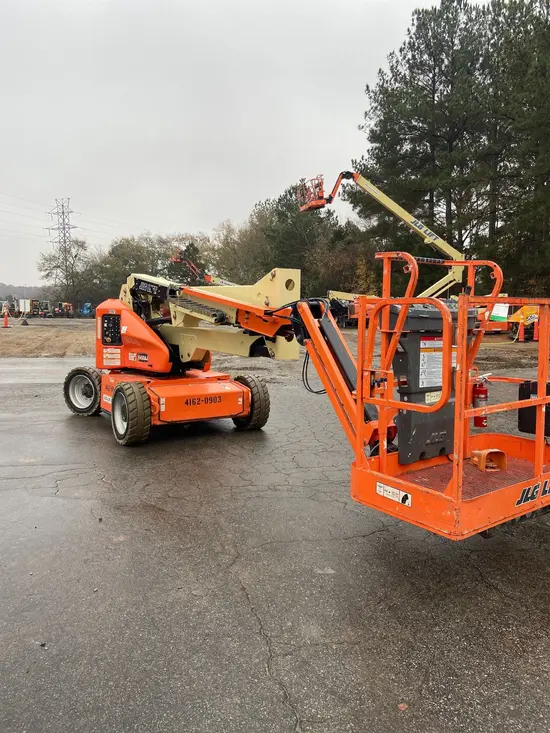 2015 JLG E450AJ Articulating Boom Lift