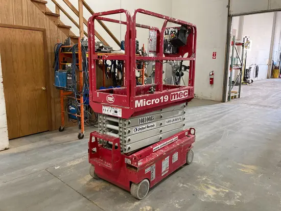 2018 MEC MICRO 19 Scissor Lift