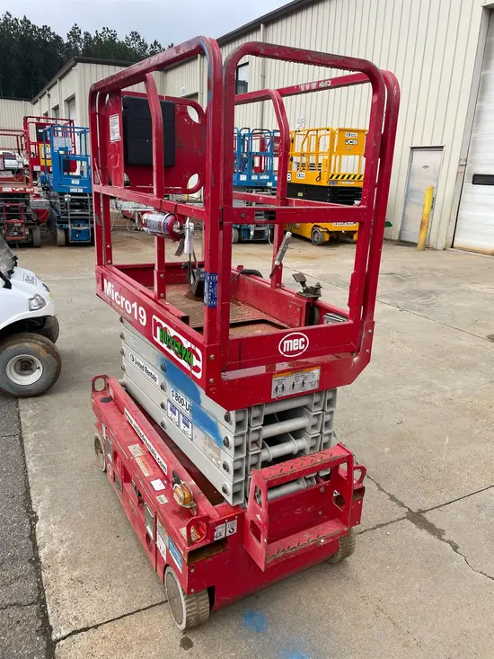 2019 MEC MICRO 19 Scissor Lift