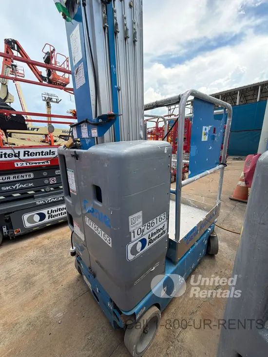 2018 Genie GR-20 Self-Propelled One-Person Lift