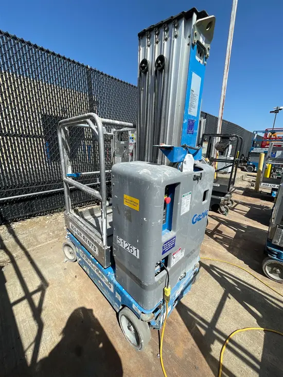 2017 Genie GR-20 Self-Propelled One-Person Lift