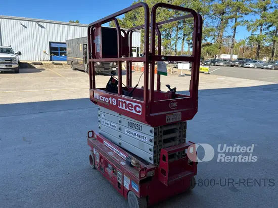 2019 MEC MICRO 19 Scissor Lift