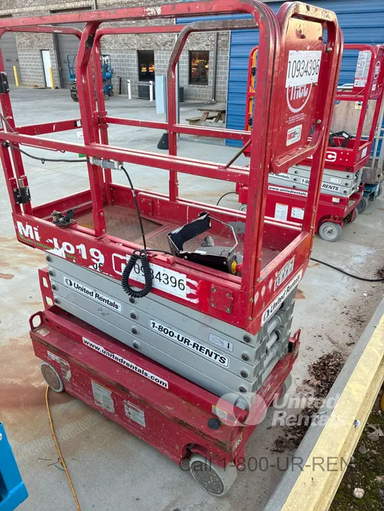 2019 MEC MICRO 19 Scissor Lift