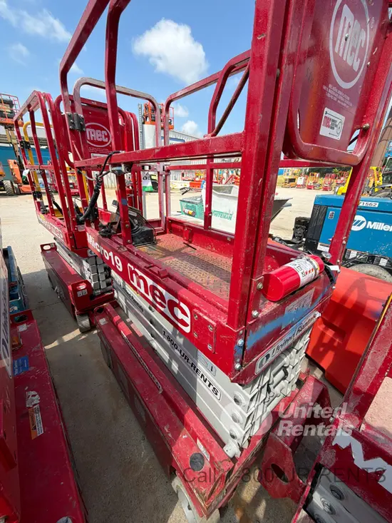 2018 MEC MICRO 19 Scissor Lift