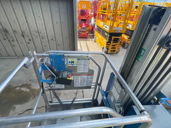 2018 Genie GR-20 Self-Propelled One-Person Lift