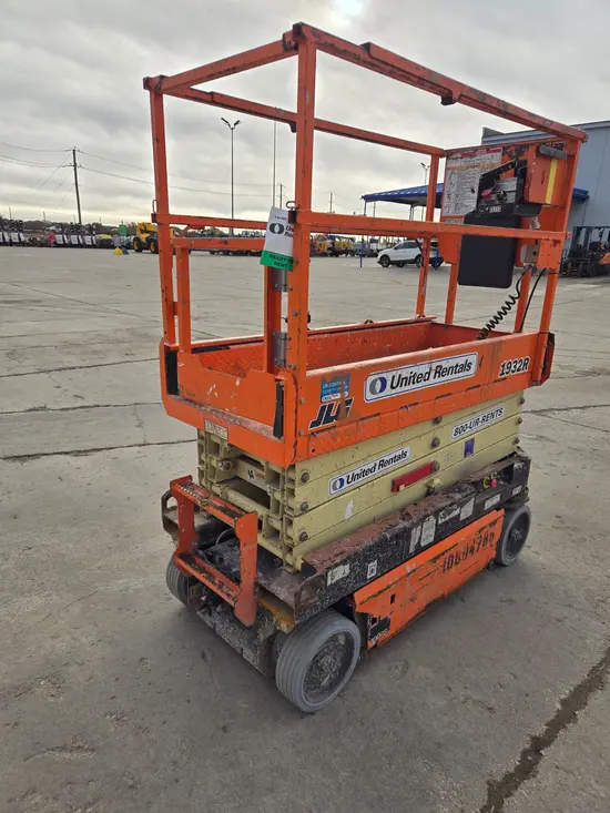 2018 JLG 1932R Scissor Lift