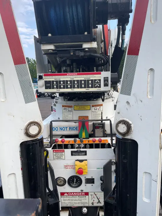 2021 S.D.P. Manufacturing EZ55MLP Digger Derrick