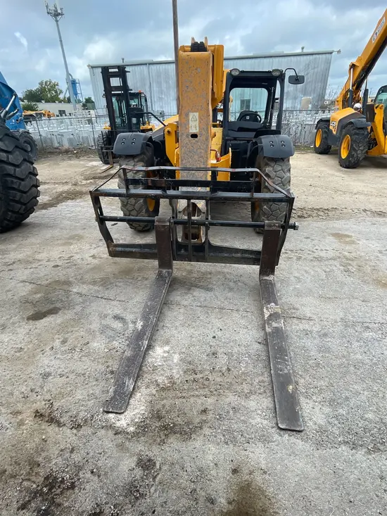 2017 JCB 507-42 Forklift