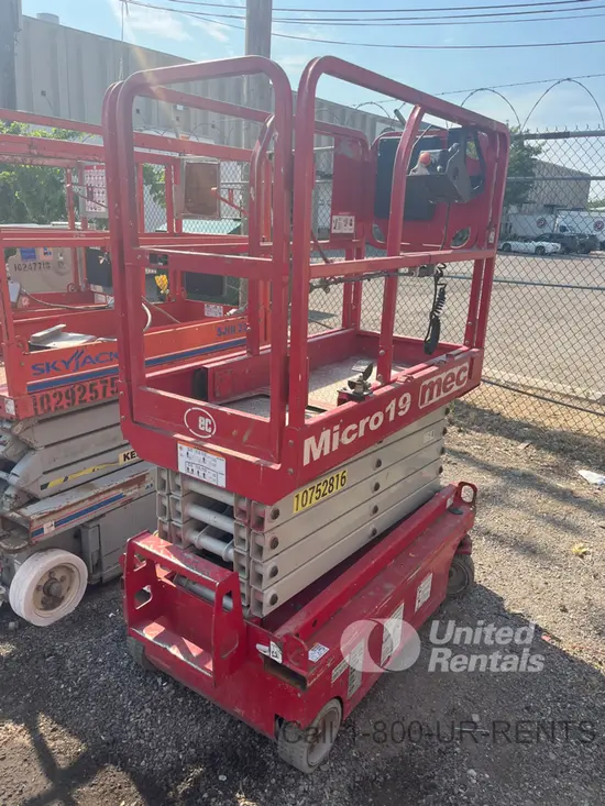 2018 MEC MICRO 19 Scissor Lift