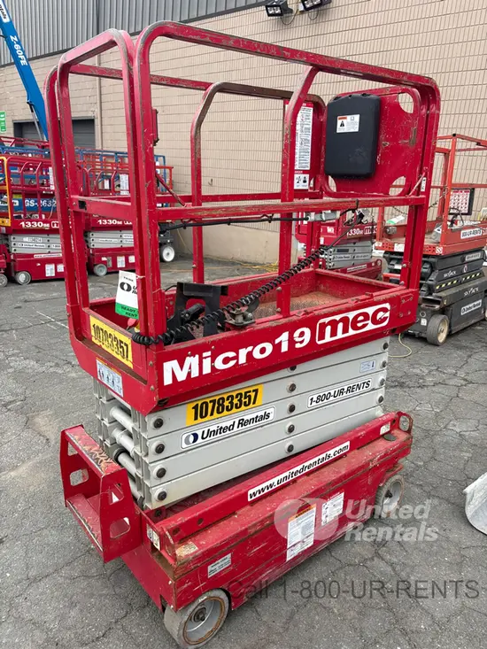 2018 MEC MICRO 19 Scissor Lift