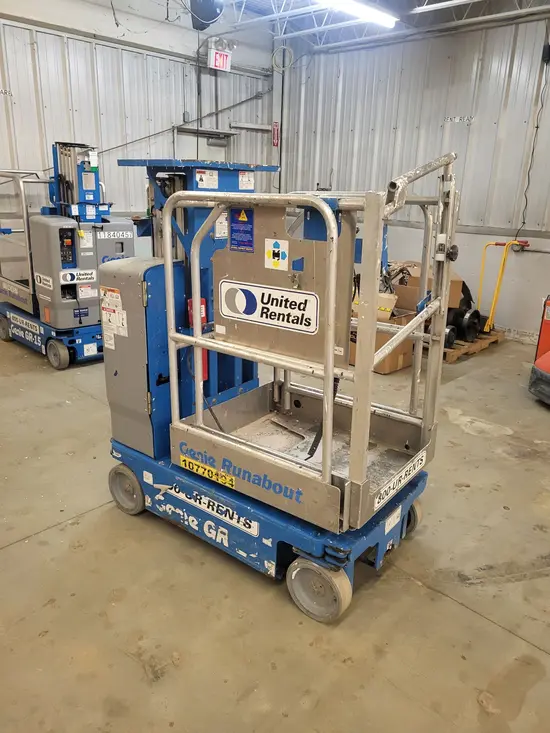 2018 Genie GR-12 Self-Propelled One-Person Lift