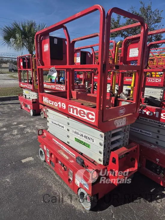 2019 MEC MICRO 19 Scissor Lift