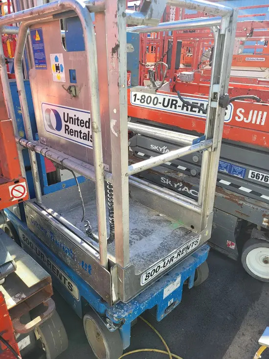 2018 Genie GR-20 Self-Propelled One-Person Lift