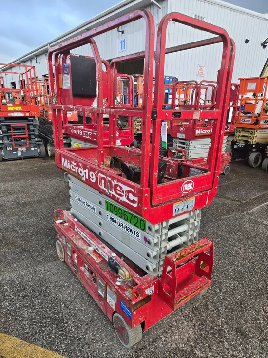 2019 MEC MICRO 19 Scissor Lift