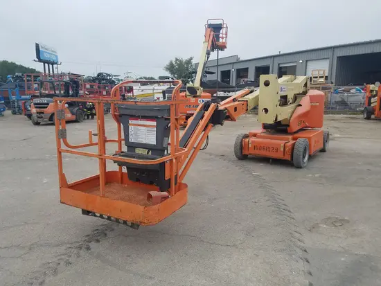 2012 JLG E400AJPN Articulating Boom Lift