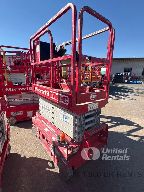 2018 MEC MICRO 19 Scissor Lift