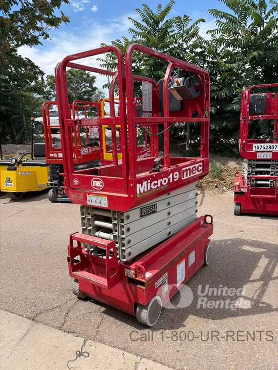 2019 MEC MICRO 19 Scissor Lift