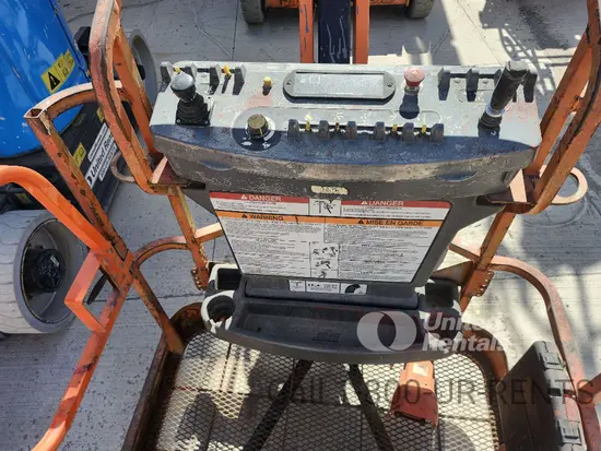 2013 JLG E450AJ Articulating Boom Lift