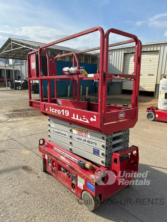 2019 MEC MICRO 19 Scissor Lift