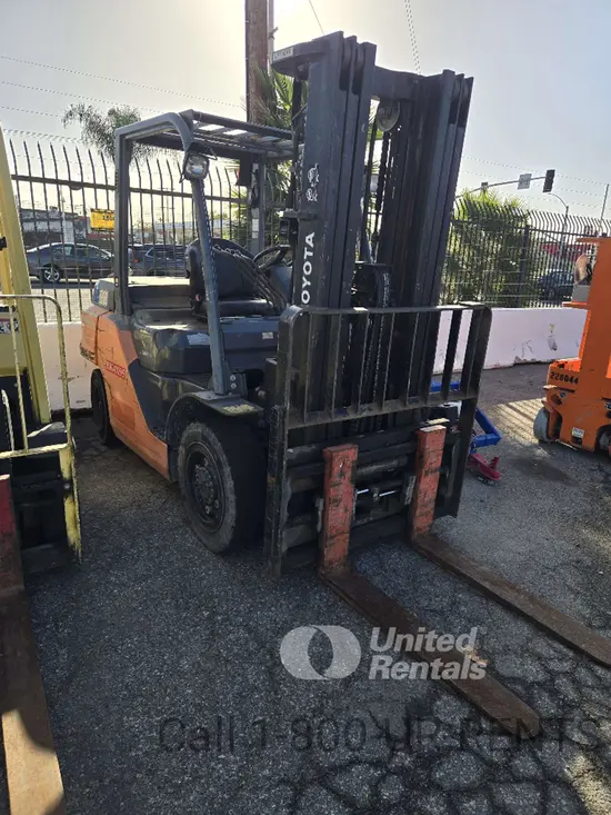 2016 Toyota 8FD35U Warehouse Forklift