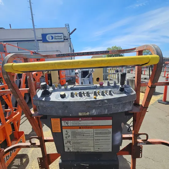 2017 JLG E450AJ Articulating Boom Lift
