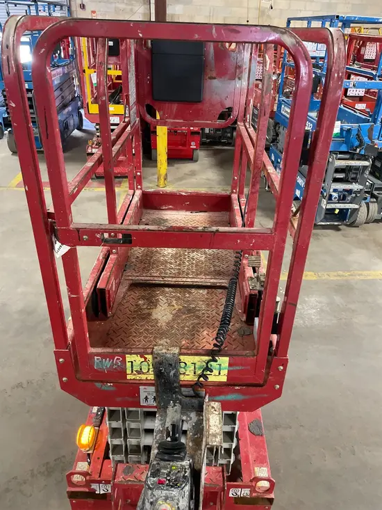 2019 MEC MICRO 19 Scissor Lift
