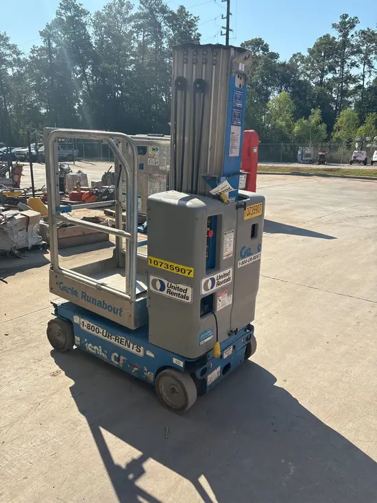 2018 Genie GR-20 Self-Propelled One-Person Lift