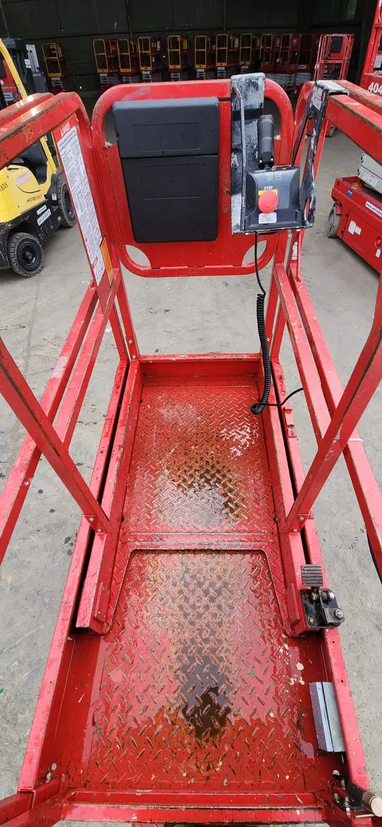 2019 MEC MICRO 19 Scissor Lift