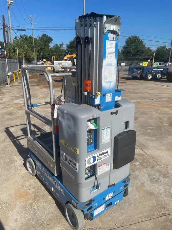 2019 Genie GR-20 Self-Propelled One-Person Lift