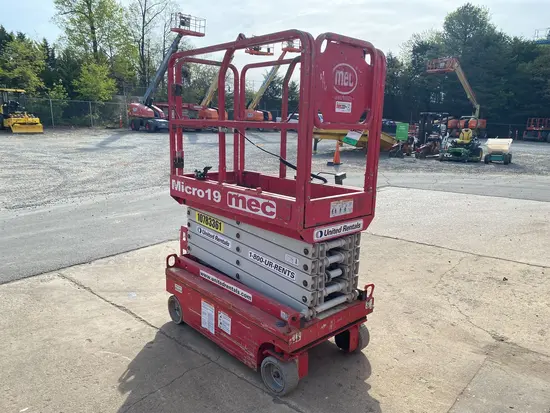 2018 MEC MICRO 19 Scissor Lift