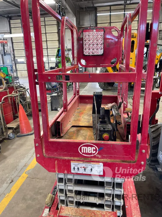 2018 MEC MICRO 19 Scissor Lift