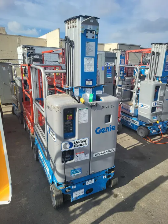 2018 Genie GR-20 Self-Propelled One-Person Lift