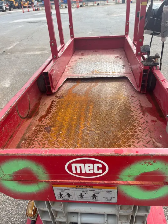 2019 MEC MICRO 19 Scissor Lift