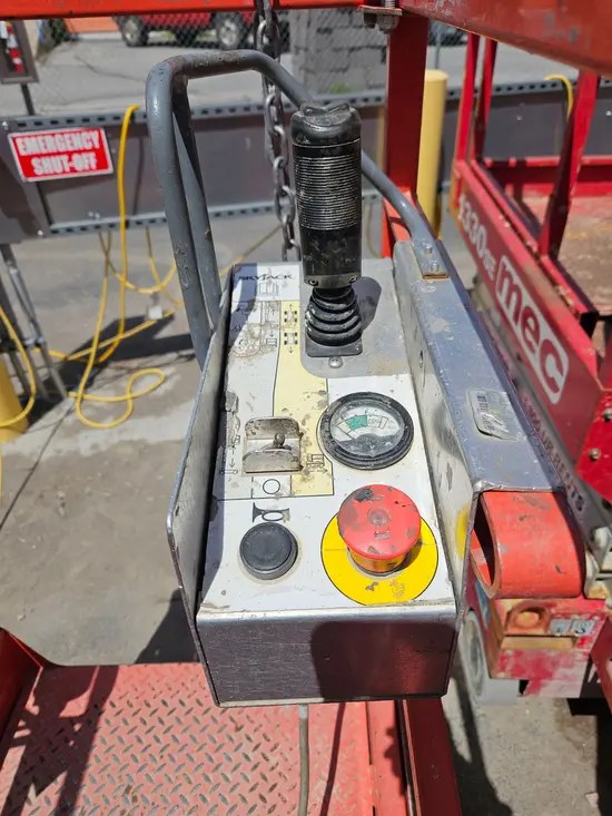 2018 Skyjack SJ16 Self-Propelled One-Person Lift