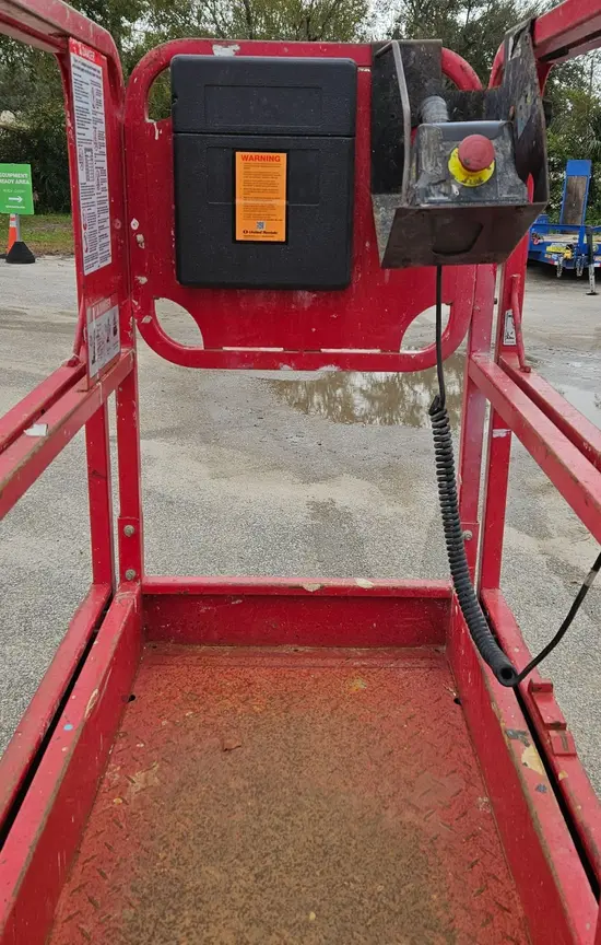2018 MEC MICRO 19 Scissor Lift