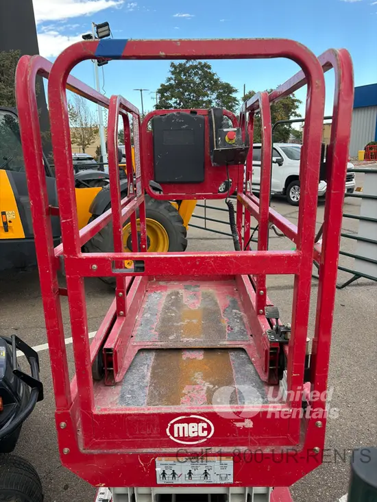 2018 MEC MICRO 19 Scissor Lift