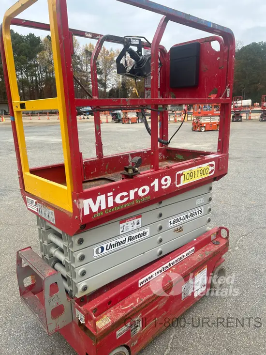 2019 MEC MICRO 19 Scissor Lift