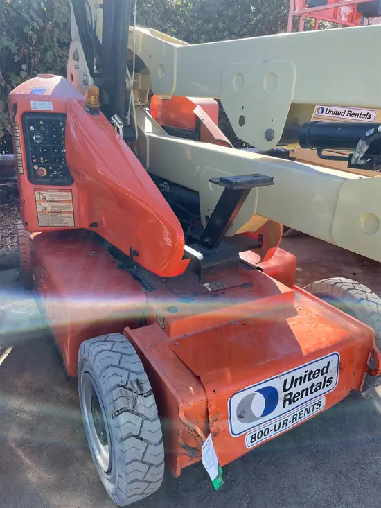 2012 JLG E400AJPN Articulating Boom Lift