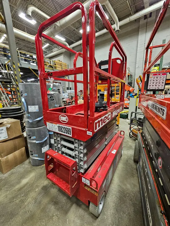 2018 MEC MICRO 19 Scissor Lift