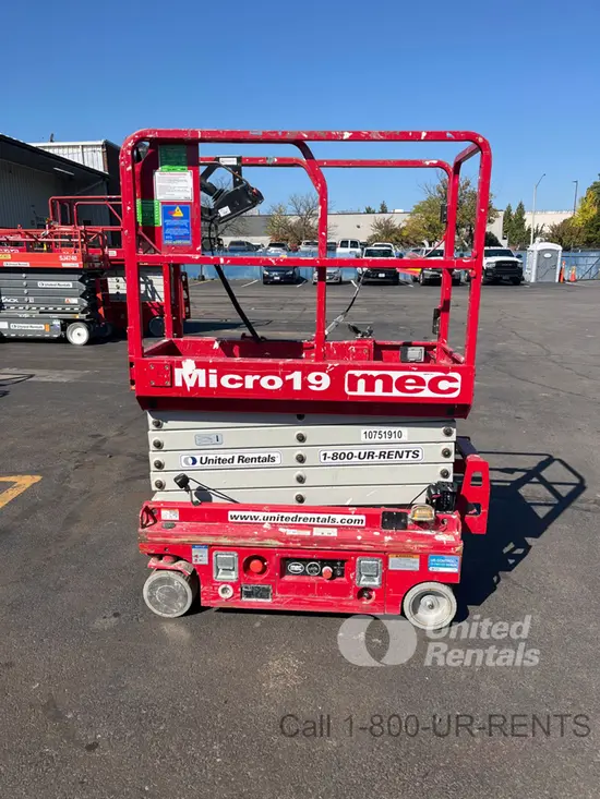 2018 MEC MICRO 19 Scissor Lift