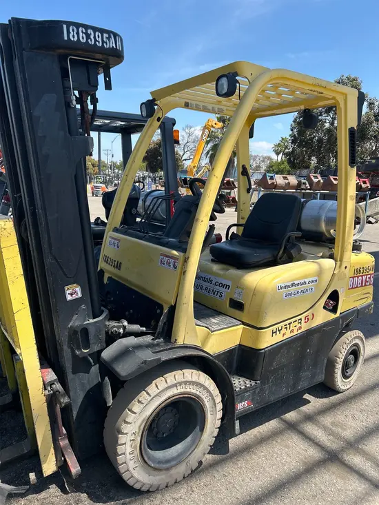 2017 HYSTER H50FT Warehouse Forklift