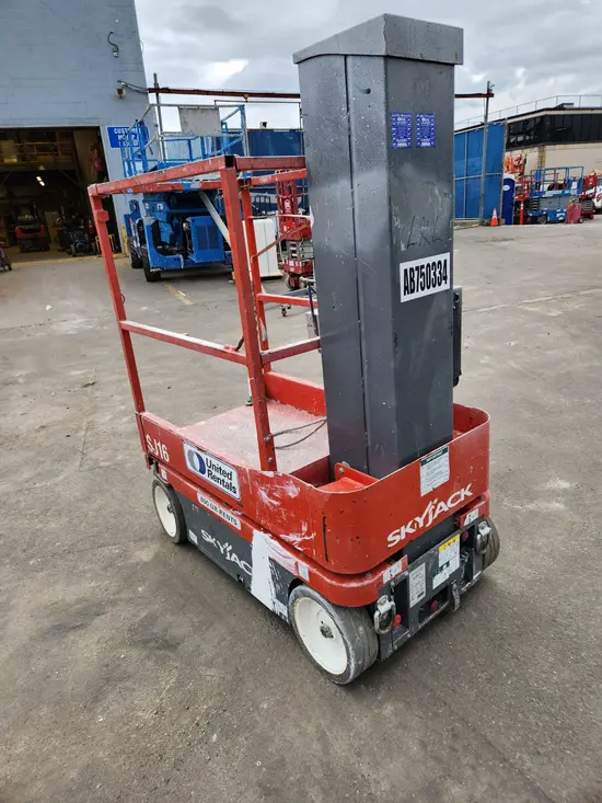 2018 Skyjack SJ16 Self-Propelled One-Person Lift