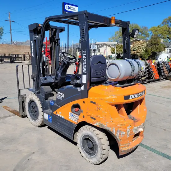 2022 Doosan G25P-7DF Warehouse Forklift