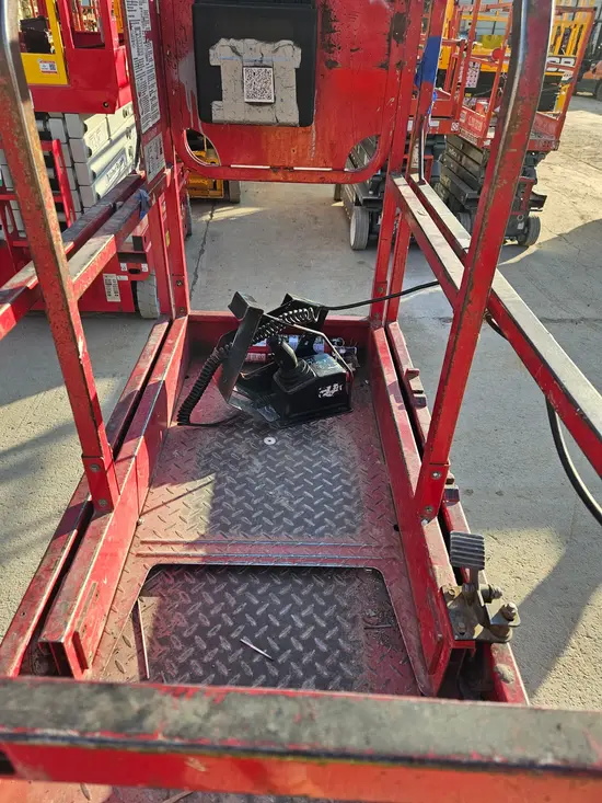 2018 MEC MICRO 19 Scissor Lift