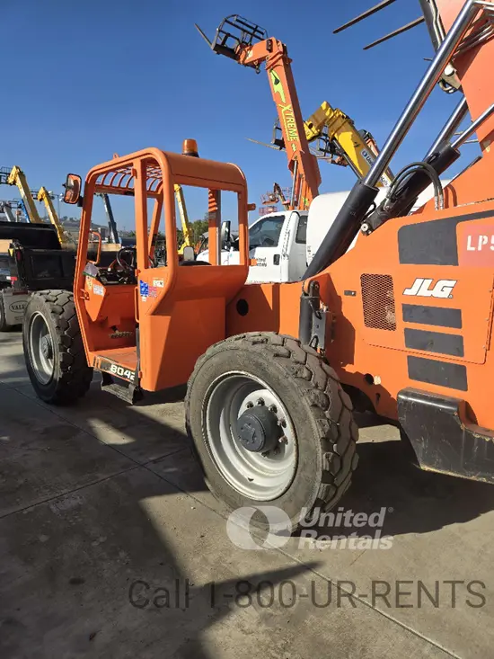 2018 SKYTRAK 8042 Forklift