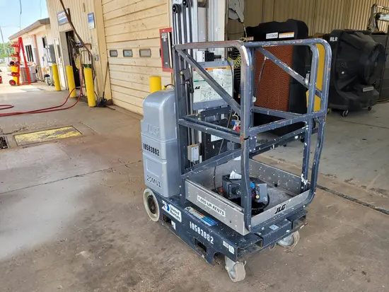 2017 JLG 20MVL Self-Propelled One-Person Lift