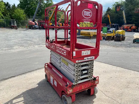 2018 MEC MICRO 19 Scissor Lift